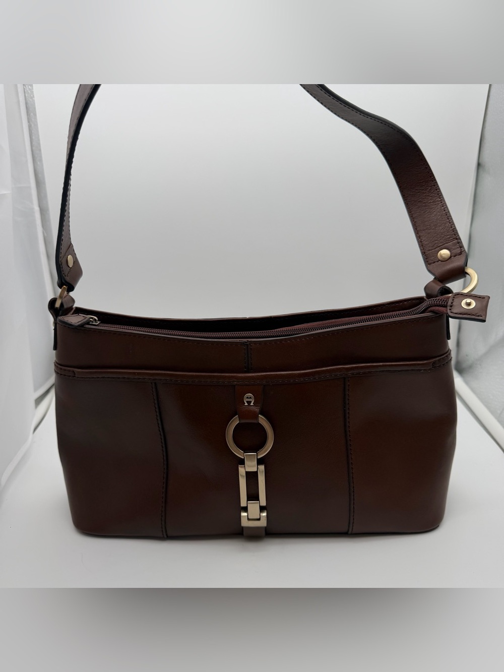 Vintage Etienne Aigner Brown Leather Gold Hardware Shoulder Bag